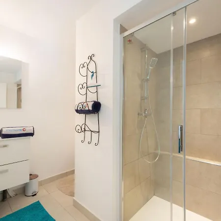 Turquoise-10 By Interhome